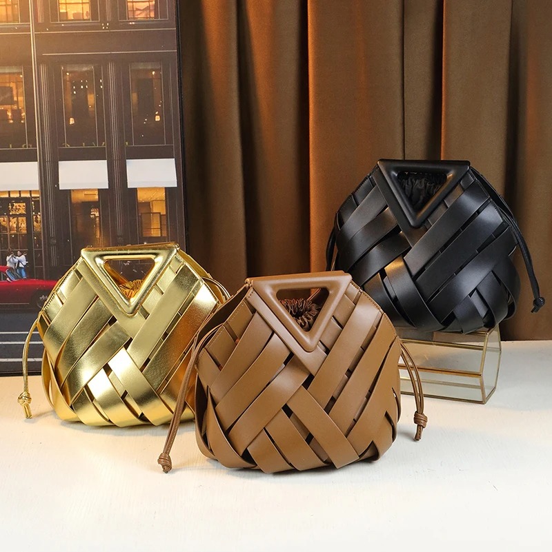 Trendy Vegan Leather Woven Tot - Bucket Bag Suede 리뷰 및 가격