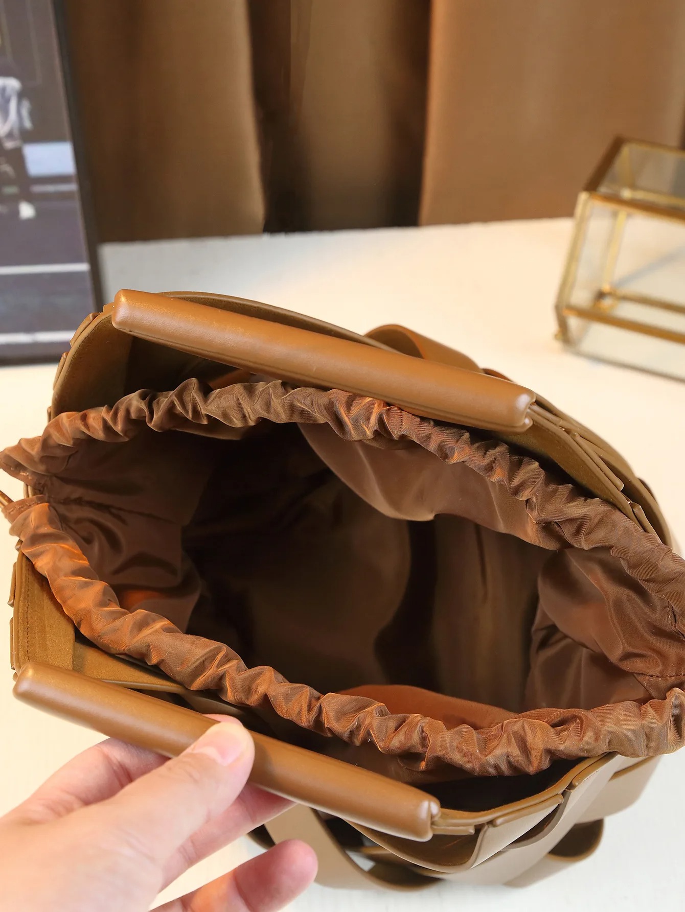 Trendy Vegan Leather Woven Tot - Bucket Bag Suede 리뷰 및 가격