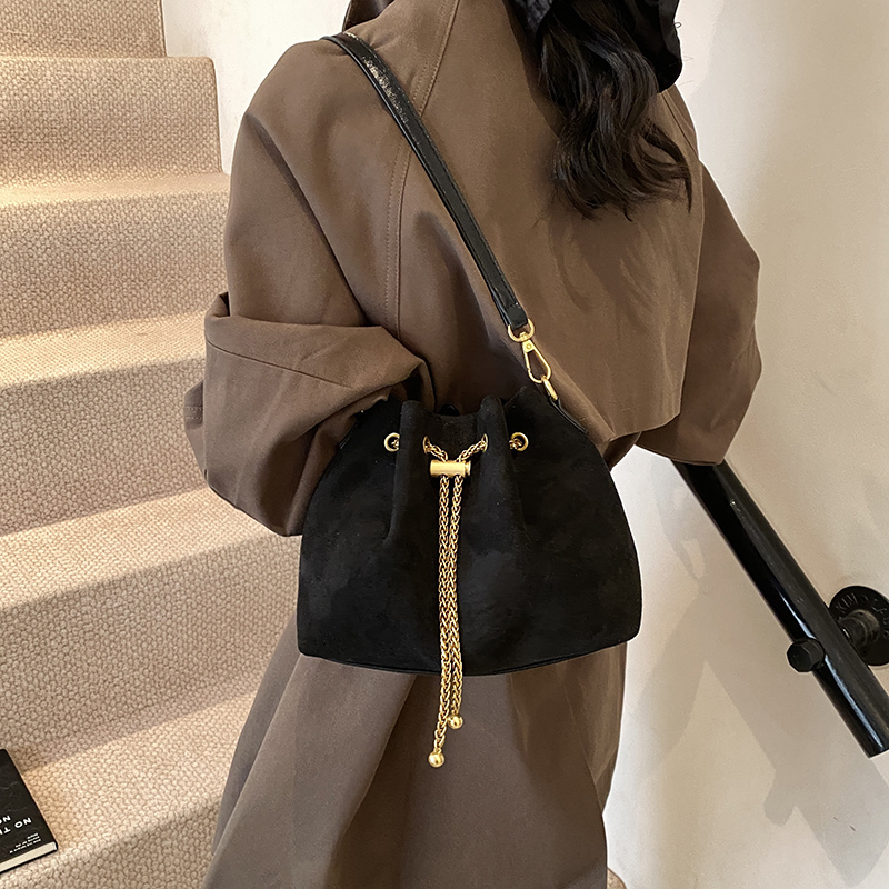 Soft Commuting Crossbody Bags  - Bucket Bag Suede 리뷰 및 가격